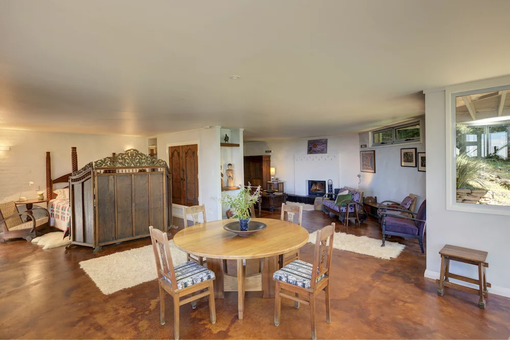 Southern Highlands Holiday Home | Bedroom & Sitting Room